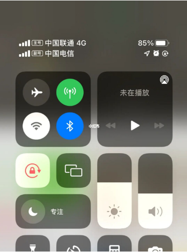 水富苹果手机维修分享iPhone双卡信号解决办法 